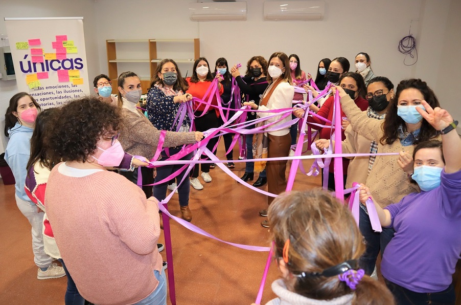 Águilas acoge el taller “Únicas” que promueve la igualdad efectiva entre mujeres y niñas con discapacidad