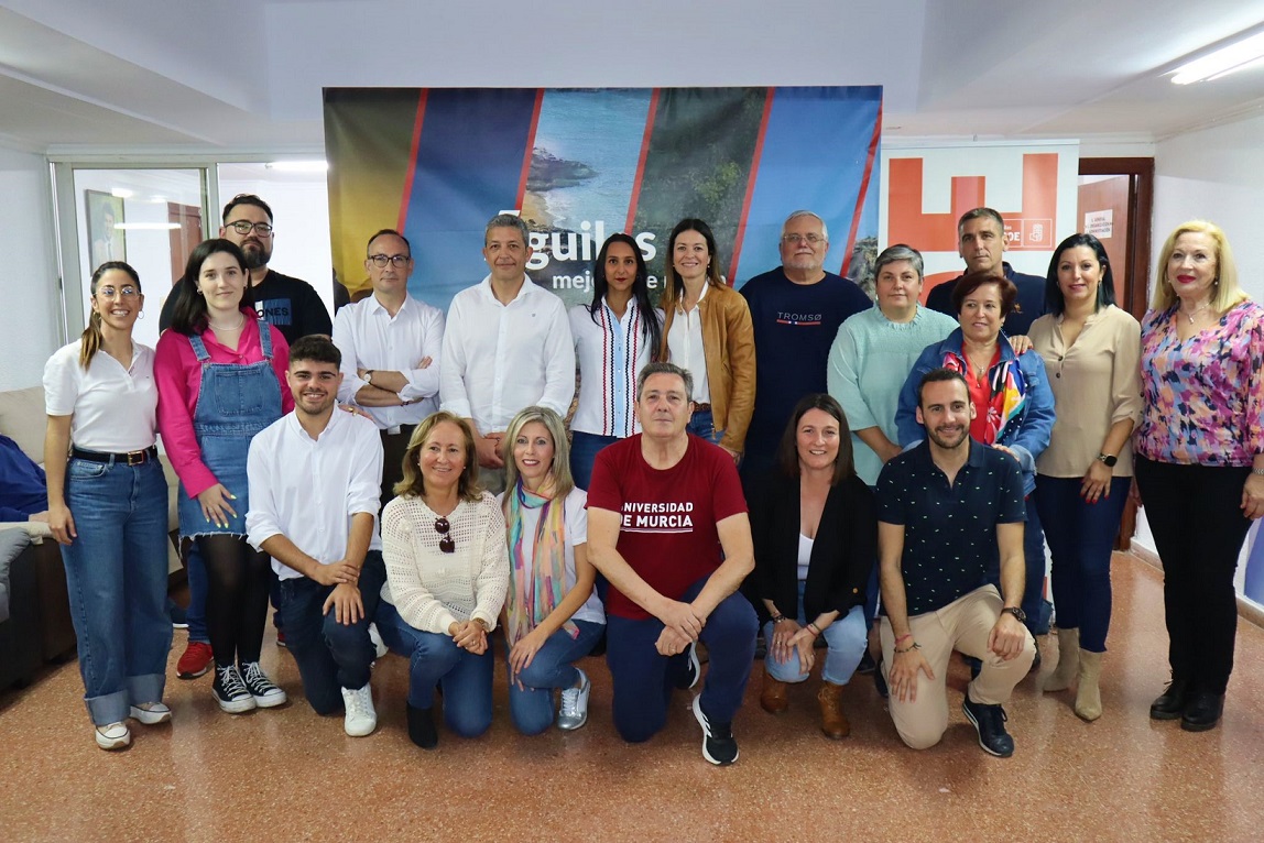 Los socialistas aguileños aprueban por aclamación la propuesta de candidatura encabezada por Mari Carmen Moreno para las próximas elecciones municipales