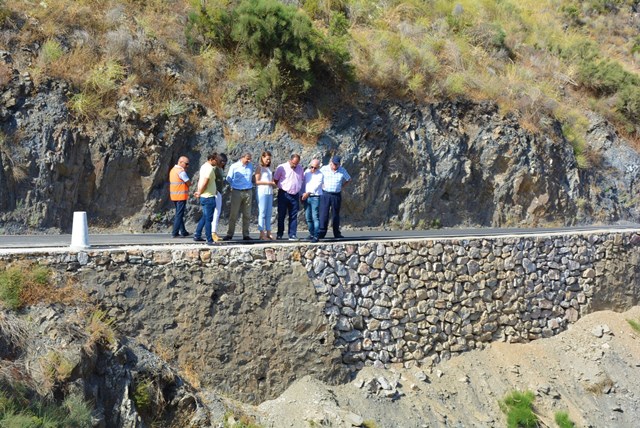 Fomento invierte 229.000 euros en la recuperación de la carretera del paraje de Los Mayorales y la Cuesta de Gos de Águilas