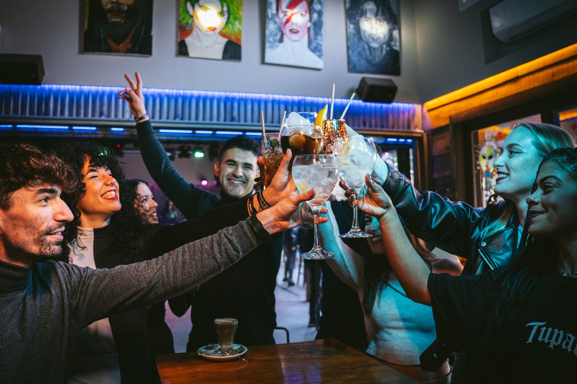 La hostelería aguileña podrá ampliar su horario de cierre del 2 al 18 de agosto