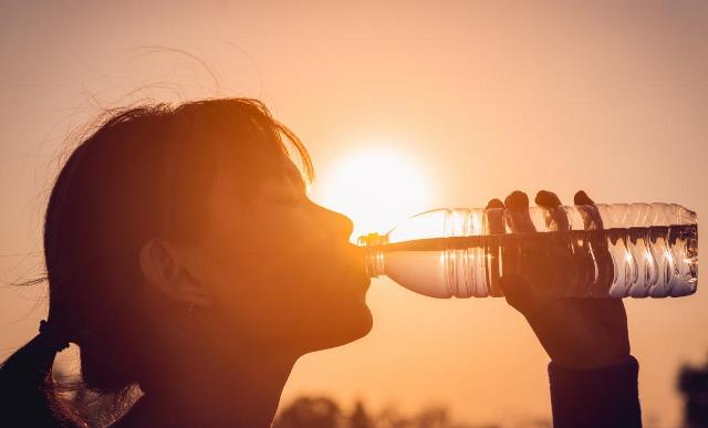 Sanidad ofrece una serie de recomendaciones ante la alerta naranja por altas temperaturas en Águilas