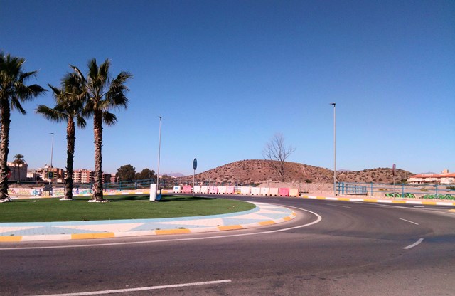 Ciudadanos Águilas pide explicaciones por la “dejadez en la apertura del puente de acceso a la urbanización Los Jardines”