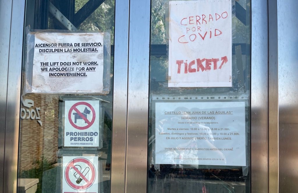 El PP denuncia que “la alcaldesa tiene desde hace un año parado ascensor de acceso al Castillo San Juan de las Águilas”