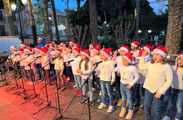 Los escolares aguileños ponen música a la Navidad