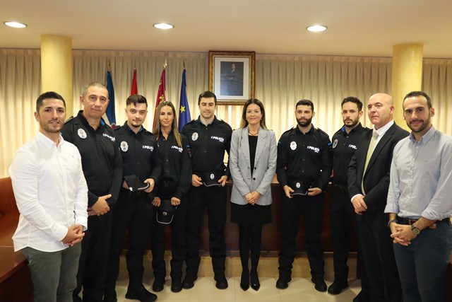 Cinco nuevos agentes de Policía Local de Águilas toman posesión como funcionarios en prácticas