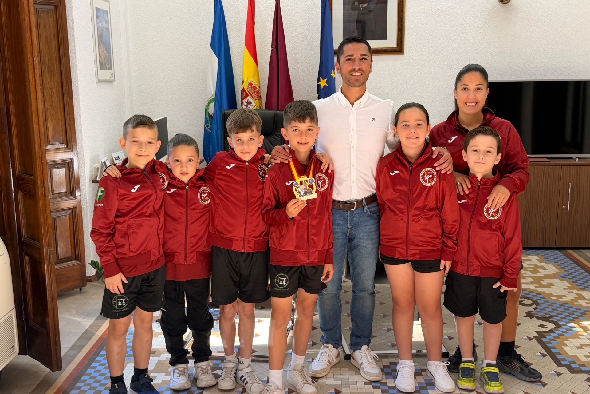 Recepción oficial a los karatecas del Club Nintai tras su destacada participación en el Campeonato de España de Karate