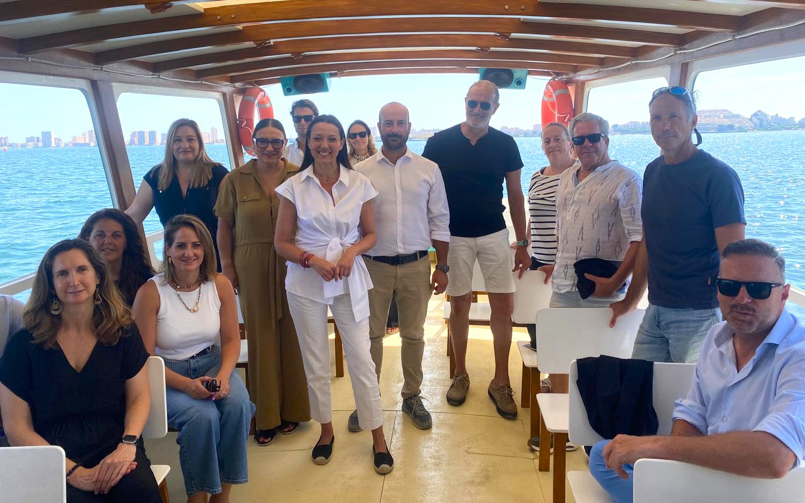 Un nuevo motor de reservas permite contratar experiencias y vivencias de turismo azul en Águilas y otros puntos del litoral regional