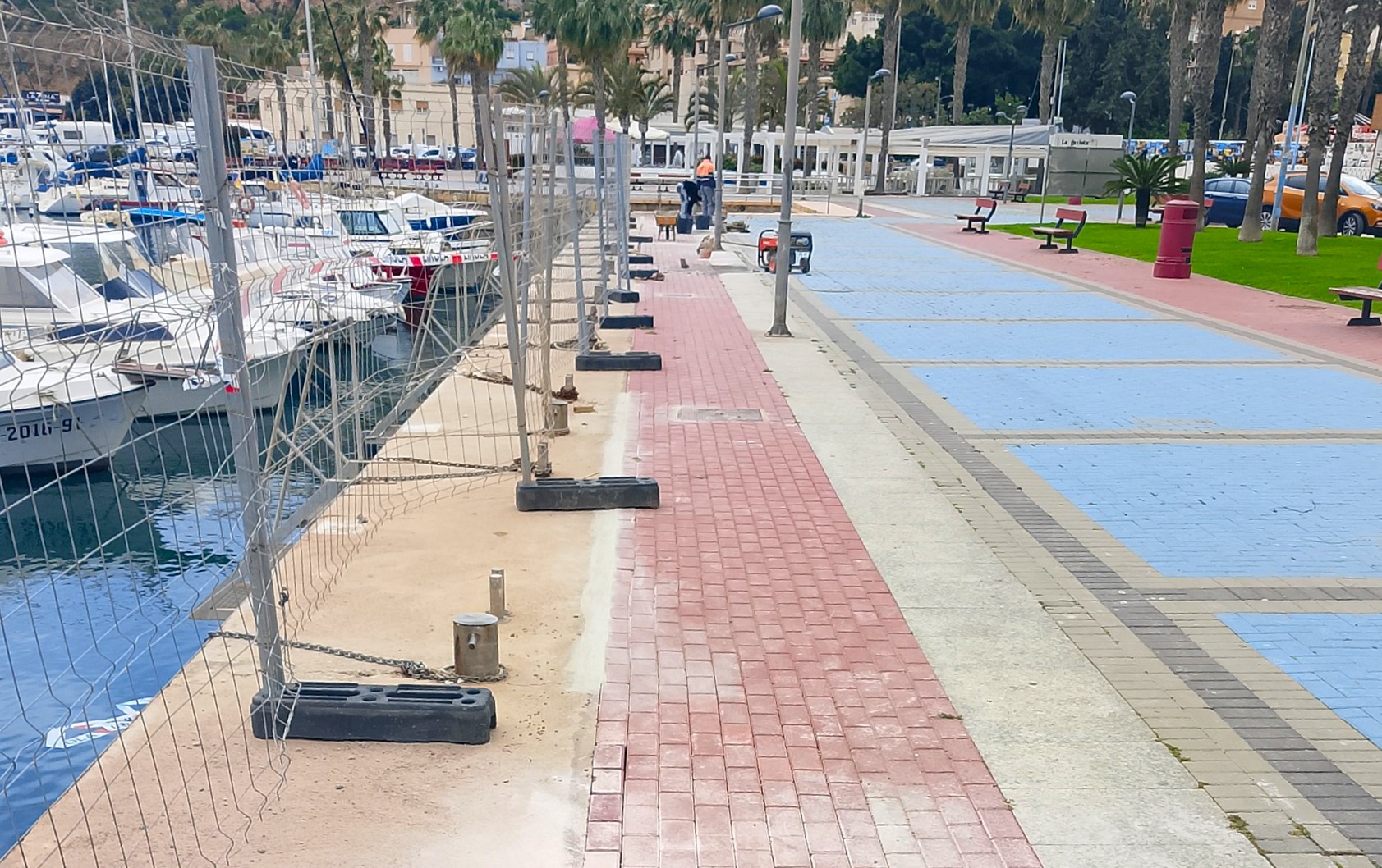 Fomento concluye hoy la reparación de los desperfectos ocasionados por el temporal en el muelle del puerto pesquero de Águilas