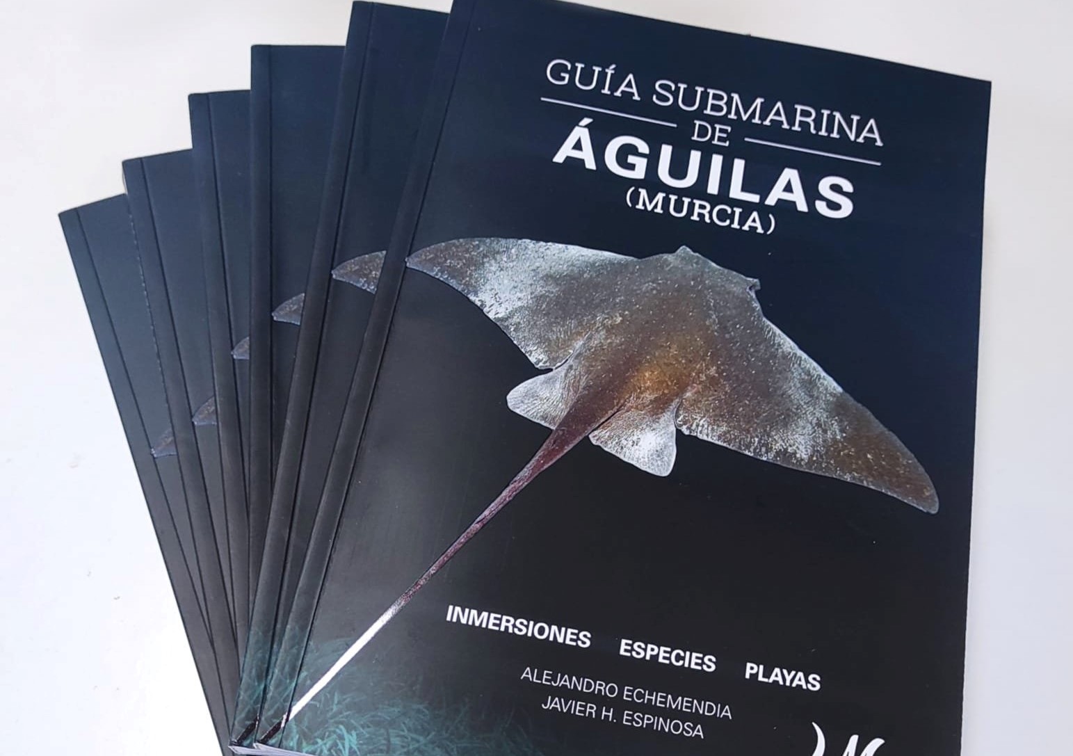 Espinosa y Echemendía editan la primera Guía Submarina de Águilas