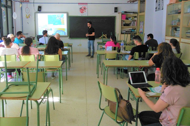 Jornada de emprendimiento con los alumnos del Centro de Educación de Adultos de Águilas 