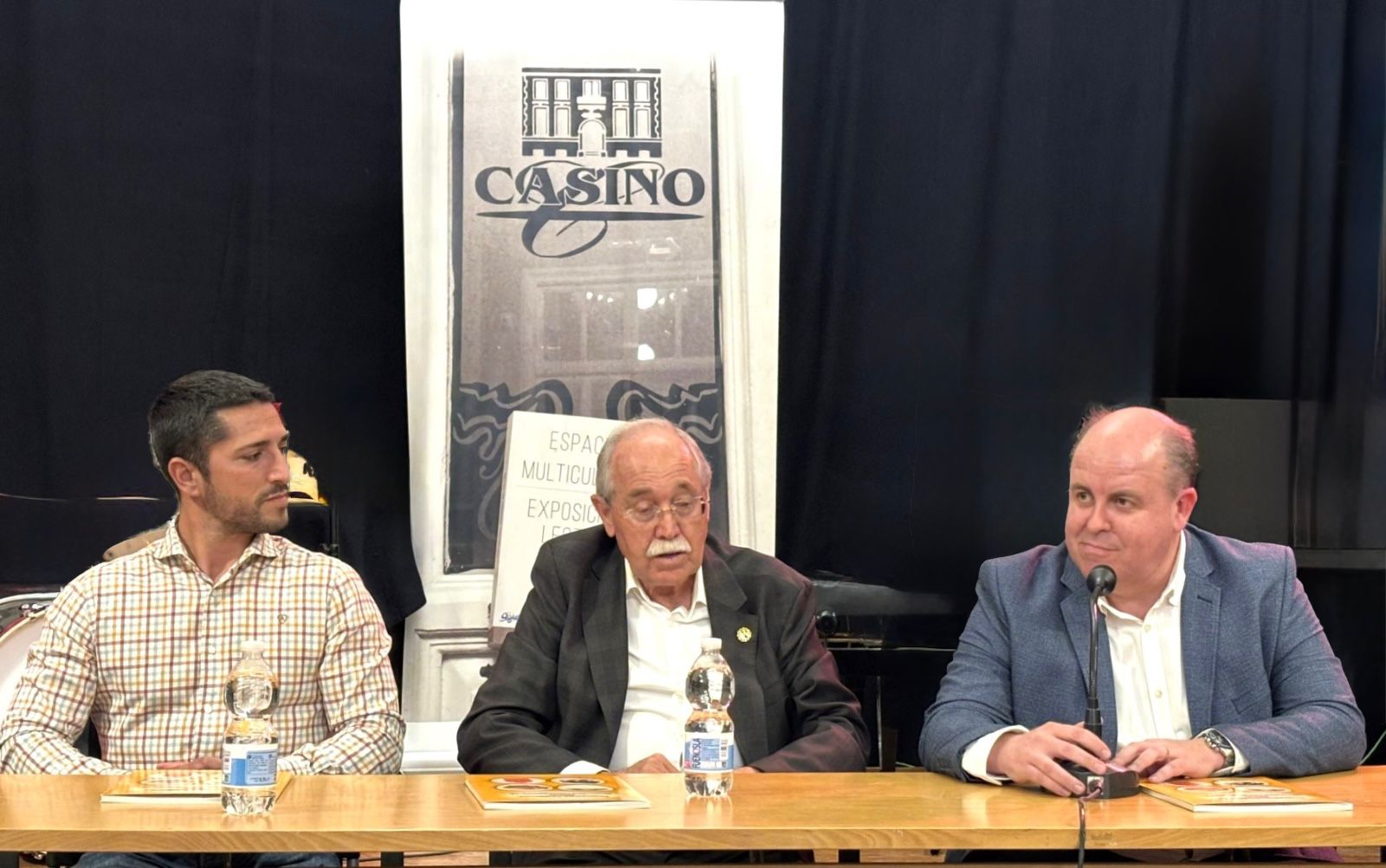 El Casino de Águilas acoge la presentación de “Pequeñas historias para grandes corazones II”
