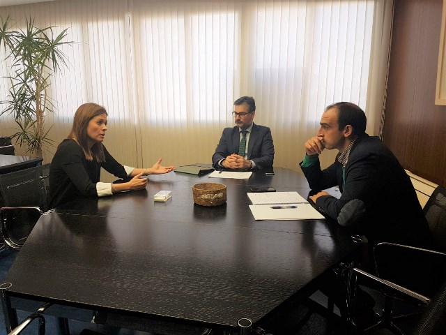 La alcaldesa de Águilas se reúne en Murcia para intentar atraer ofertas formativas relacionadas con la hostelería 