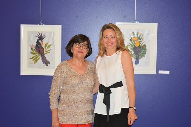 El Auditorio de Águilas acoge la exposición de la pintora ucraniana Nataliya Salyha
