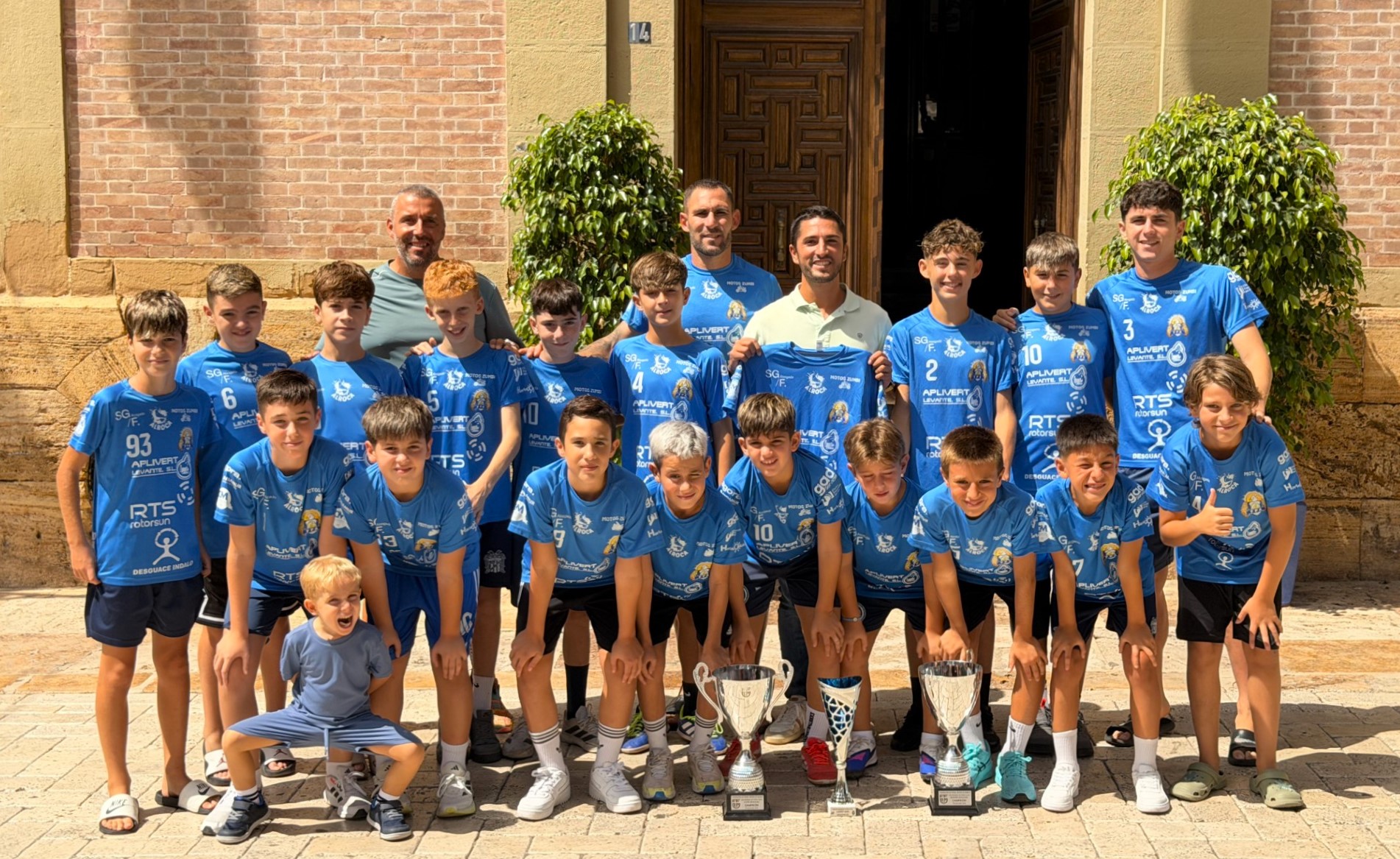 Recepción a los equipos de Fútbol Playa Águilas, campeones de liga en categoría benjamín y alevín masculino