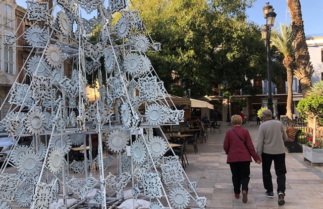 Águilas instalará un gran árbol de Navidad elaborado con botellas de plástico