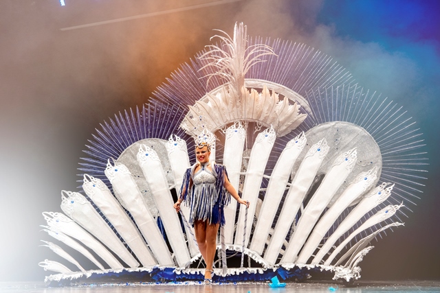  “Pigmentos mágicos” y “Pura Vida” logran el primer premio del Concurso de Trajes de Papel y Maquillaje Corporal del Carnaval de Águilas