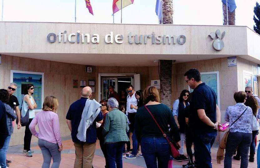 La Oficina de Turismo de Águilas registra un incremento de visitas del 8,38% en el primer cuatrimestre del año