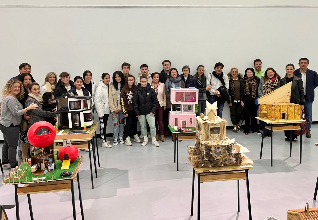 El Auditorio de Águilas acoge la exposición “Las casas del futuro”, organizada por el colegio María Inmaculada