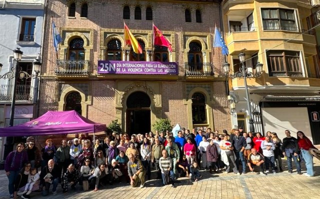 Águilas conmemora el 25N “denunciando aquellas violencias invisibilizadas que son necesario detectar, denunciar y prevenir”