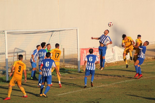 Tablas en el amistoso entre el Águilas FC y UCAM de Murcia CF celebrado ayer en El Rubial 