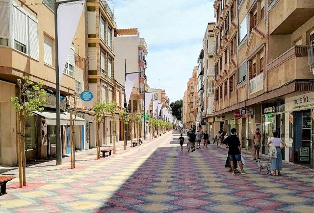 La Calle Conde de Aranda de Águilas contará con toldos para generar espacios de sombraje