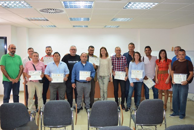 Alumnos del programa de empleo y formación 'Mejora de accesibilidad en el casco urbano de Águilas’ reciben su certificado de profesionalidad 