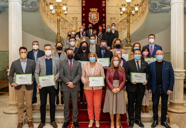 El Ayuntamiento de Águilas recoge el sello "Infoparticipa" que reconoce la transparencia de la institución municipal