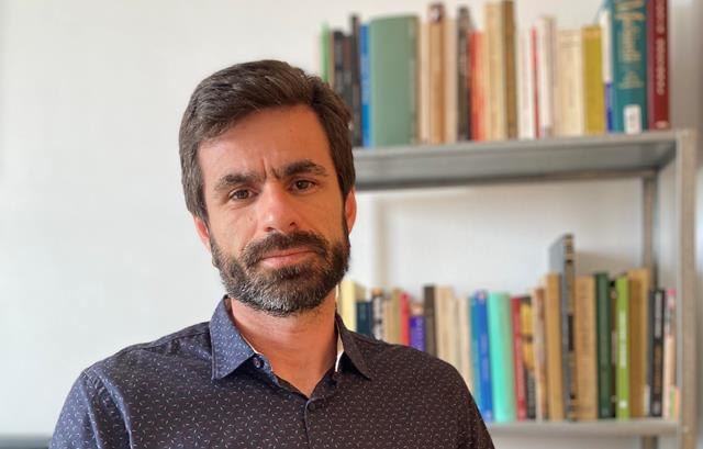 El historiador Gustavo Mandarano visita Águilas para reflexionar sobre la evolución sociopolítica de Brasil y sus retos de futuro