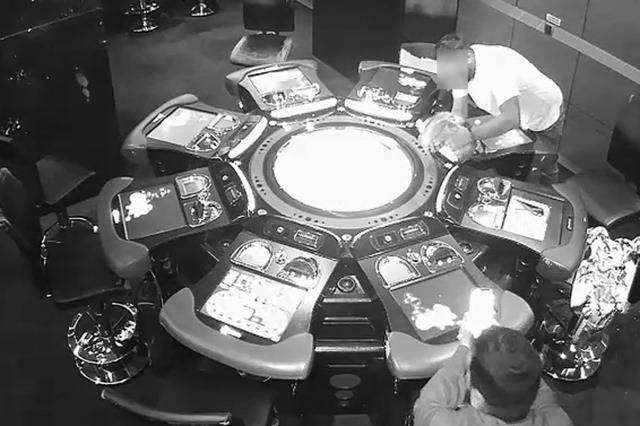 La Guardia Civil desmantela una organización criminal que habría obtenido 50.000 euros manipulando la ruleta de un salón de juegos de Águilas