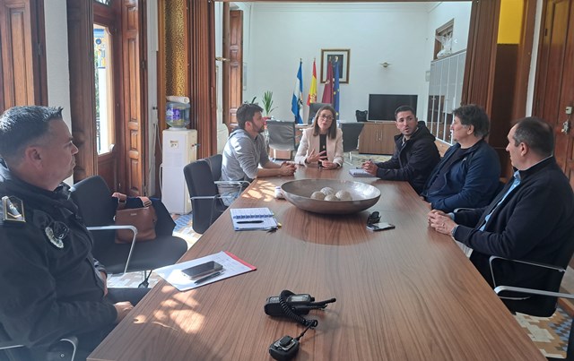 Reunión de asociaciones empresariales con la administración local para abordar la problemática de la seguridad en Águilas