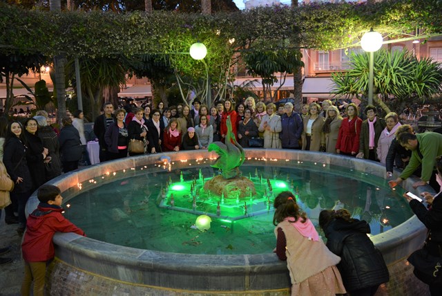 La AECC de Águilas recuerda a los enfermos de cáncer con su simbólica “Luz de vida”