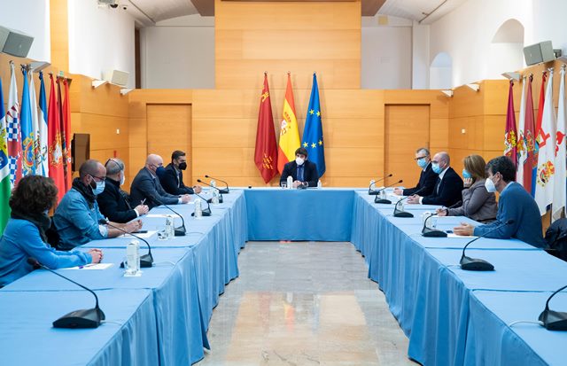 López Miras anuncia la financiación del sensor de glucosa para cerca de 2.000 murcianos con diabetes tipo 2 en tratamiento con insulina rápida