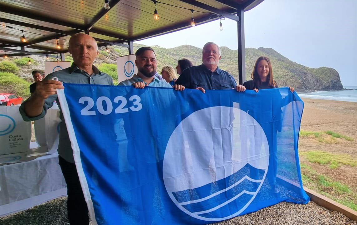 Águilas recoge las 11 banderas azules que la catalogan como líder regional