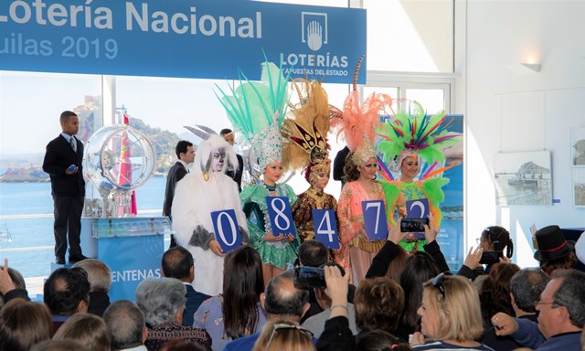 El Sorteo Viajero de la Lotería Nacional se viste de Carnaval en Águilas