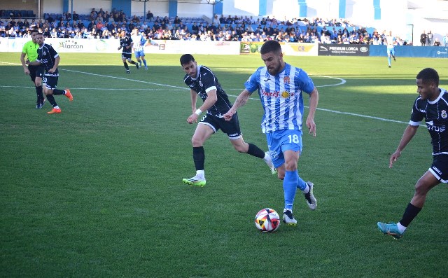 El Águilas cosecha ante la Balona su primera derrota en casa del curso y desaprovecha una oportunidad de abrir brecha en la clasificación