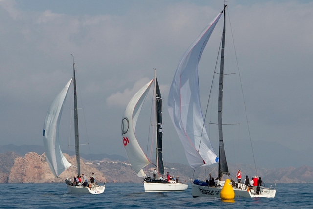 La escasez de viento obliga a suspender la segunda manga de la XVI Regata Carnaval de Águilas