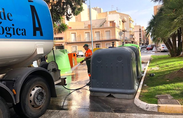 Se endurecen las sanciones con la nueva ordenanza de residuos y limpieza que hoy ha entrado en vigor en Águilas