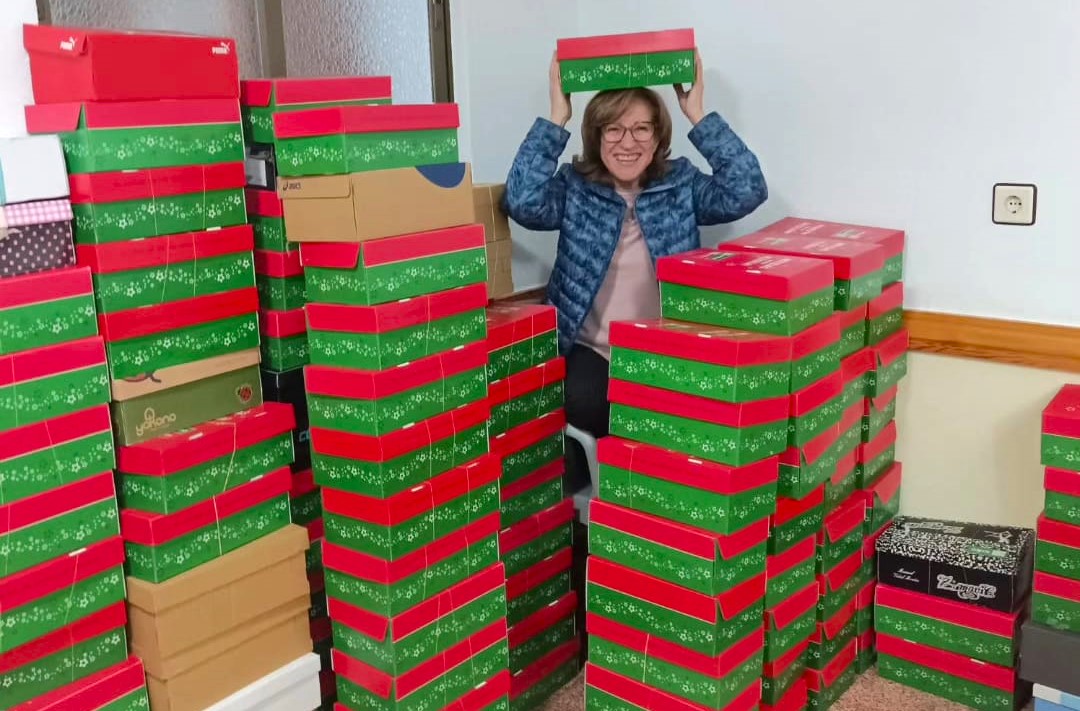 La IEB de Águilas recoge 200 cajitas en la Operación Niño de la Navidad 2023