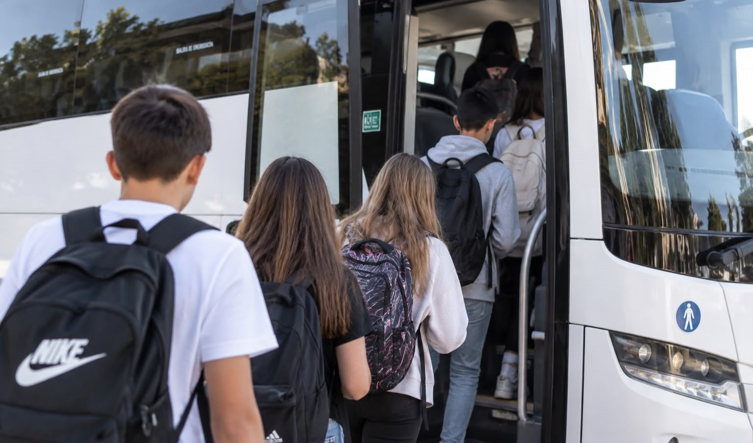 Abierto el plazo para que el alumnado de los centros educativos públicos solicite las ayudas al transporte