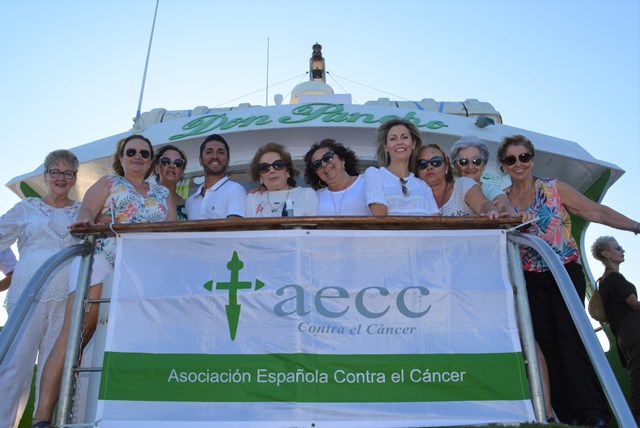 Ruta solidaria a bordo del barco turístico Don Pancho para colaborar con la Junta Local de la Asociación Española Contra el Cáncer 