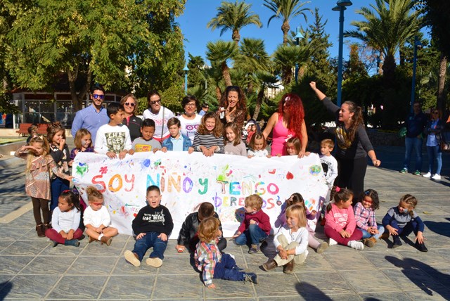 La Concejalía de Infancia conmemora el Día Internacional de los Derechos del Niño con una jornada lúdica en Águilas 
