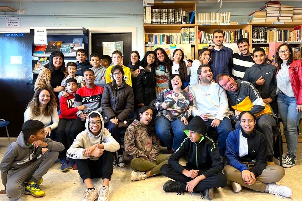 Usuarios del Centro Ocupacional Urci y estudiantes del IES Alfonso Escámez comparten experiencias