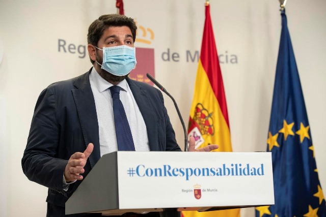 El uso de mascarilla ya es obligatorio en todo espacio público abierto o cerrado de la Región de Murcia 'haya o no distancia de seguridad'