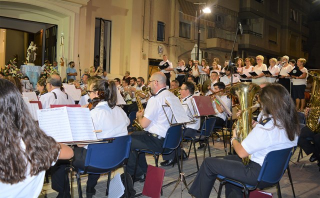 La tradicional serenata a la Virgen del Carmen abre los actos en honor a la patrona de los pescadores en Águilas