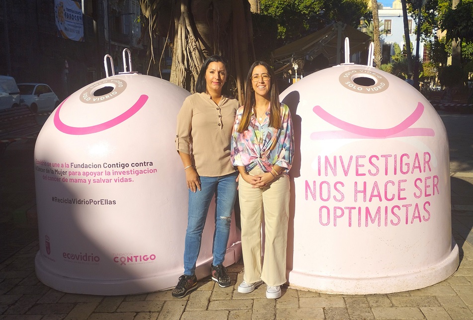 Se forma el primer equipo de fútbol femenino para apoyar la investigación contra el cáncer de mama y el reciclaje de envases de vidrio