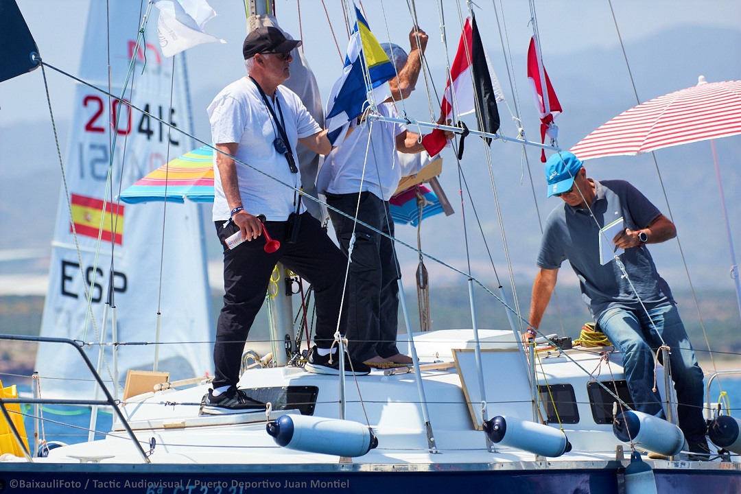 La ausencia de viento en Águilas complica la segunda jornada del Campeonato de España ILCA 7