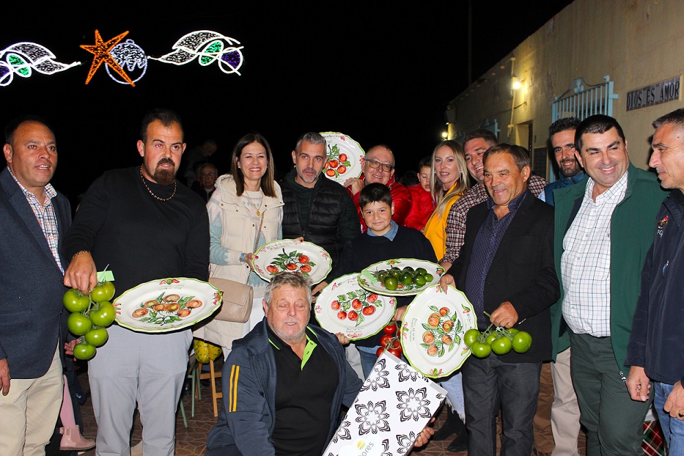 El Concurso de Ramillete de Tomate reúne a 70 participante en El Garrobillo