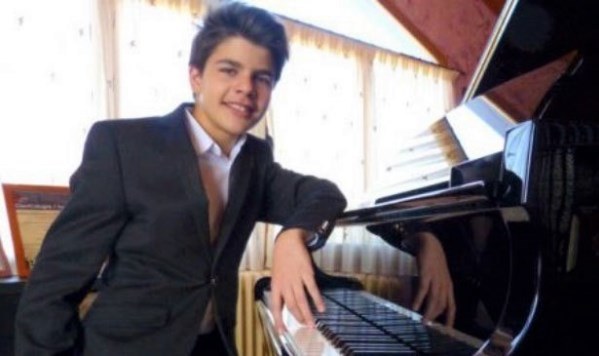 El joven pianista Arturo Abellán actuará este viernes en Águilas a beneficio del Centro Ocupacional Urci
