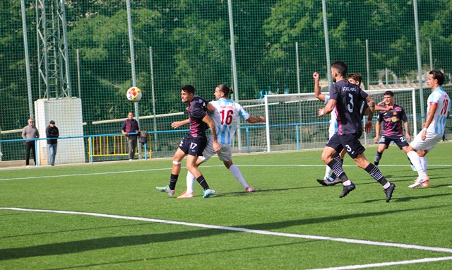 El Águilas firma una segunda parte primorosa para golear fuera de casa a La Unión y mantener el liderato una semana más