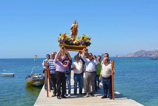 La pedanía aguileña de Calabardina celebra una multitudinaria fiesta de la Cruz de Mayo